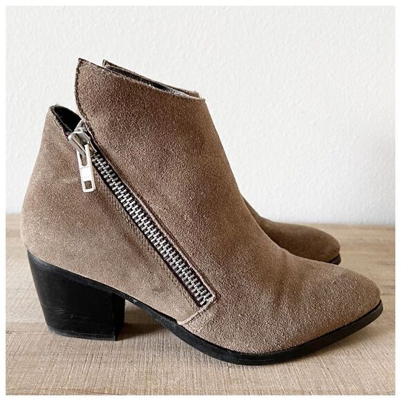 Anthropologie Matisse Frankie Asymmetrical Suede Zip Ankle Bootie - Picture 1 of 8